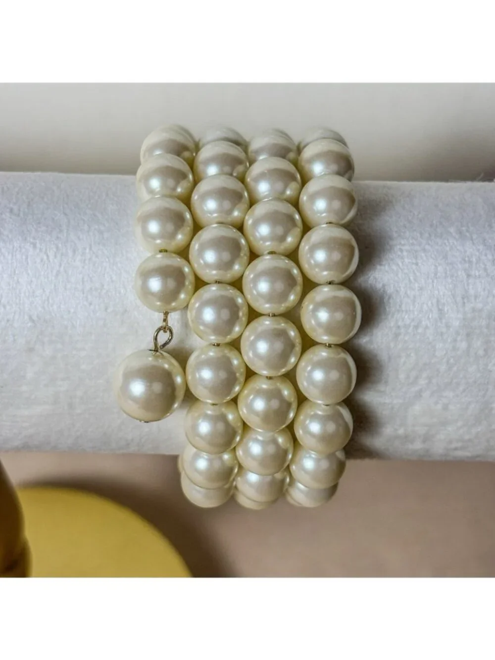 Vintage 1993 Avon Pearlesque Wrap Bracelet Faux Pearl Gold Tone Jewelry B13